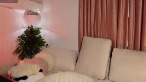 Snapshot of alissa_styles chatting on 03-01-25, 12:34 Alissa online show from 03-01-25, 12:34