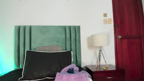 AlissaNix online show from 12-07-24, 12:52