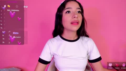 Snapshot of alissarose_ chatting on 01-14-25, 11:05 Mara  Isabel online show from 01-14-25, 11:05