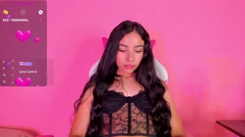 Snapshot of alissarose_ chatting on 02-04-25, 11:06 Mara  Isabel online show from 02-04-25, 11:06