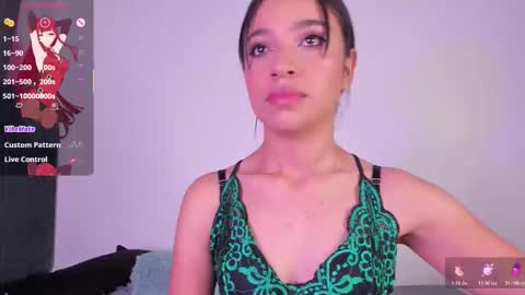 Snapshot of alissarose_ chatting on 10-18-25, 12:13 Mara  Isabel online show from 10-18-25, 12:13