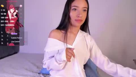 Mara  Isabel online show from 11-21-25, 01:48