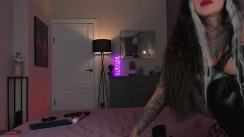 Help me Reach K FollowerslPut your finger up  online show from 02-02-26, 01:04