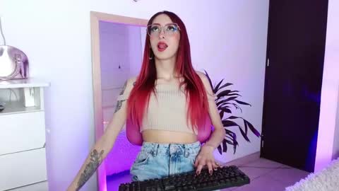 alissesallie_ online show from 01-24-25, 11:56