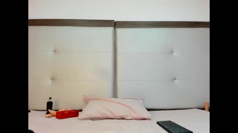 Snapshot of alisson_freckles chatting on 02-12-25, 01:30 Alisson online show from 02-12-25, 01:30