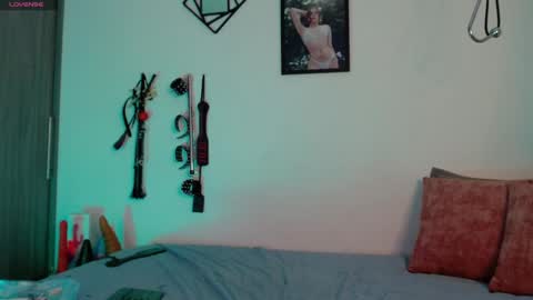 Snapshot of alissonbeckett chatting on 12-12-24, 09:26 Alisson Beckett online show from 12-12-24, 09:26