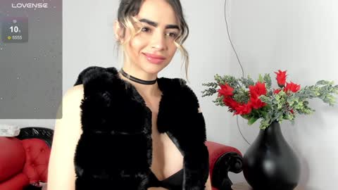 Snapshot of alissondomit chatting on 12-07-24, 12:35 Alisson Domit  online show from 12-07-24, 12:35