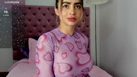 Snapshot of alissondomit chatting on 02-28-25, 09:33 Alisson Domit  online show from 02-28-25, 09:33