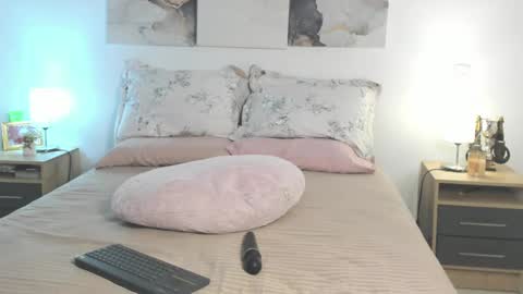 Snapshot of alissonroyce chatting on 02-16-25, 12:41 Goddess  online show from 02-16-25, 12:41