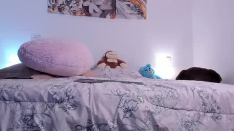 Snapshot of alissonroyce chatting on 10-14-25, 02:01 Goddess  online show from 10-14-25, 02:01