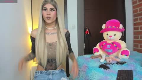 Snapshot of alissoondream_ chatting on 02-22-26, 01:20 alisson online show from 02-22-26, 01:20