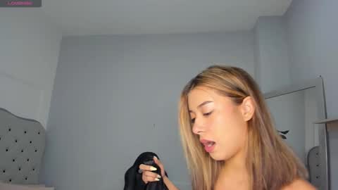 alix_18 online show from 10-08-25, 11:19