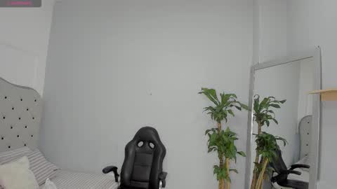 alix_18 online show from 10-11-25, 11:20