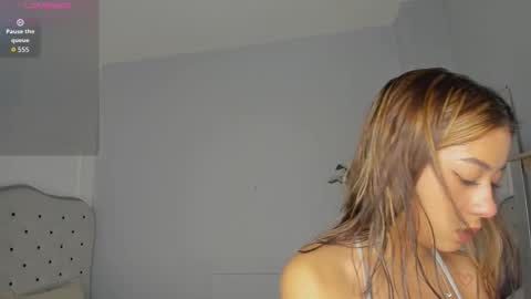 alix_18 online show from 10-22-25, 11:32