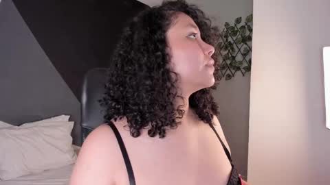 Snapshot of alixon_fiore5 chatting on 12-15-24, 07:10 alixon online show from 12-15-24, 07:10