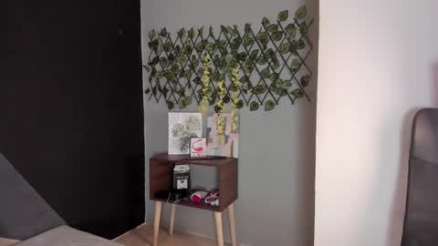 Snapshot of alixon_fiore5 chatting on 02-21-25, 01:00 alixon online show from 02-21-25, 01:00