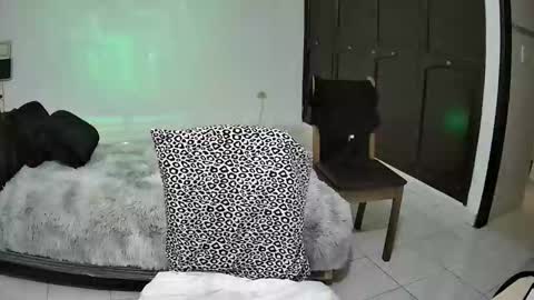 Snapshot of alixxx_culombia chatting on 02-06-26, 08:34 Alix online show from 02-06-26, 08:34