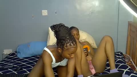 Snapshot of aliyah001 chatting on 10-23-25, 11:20 aliyah001 online show from 10-23-25, 11:20