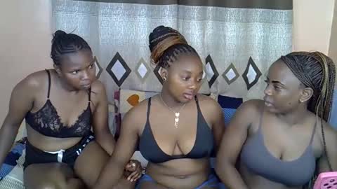 Snapshot of aliyah001 chatting on 02-05-26, 01:43 aliyah001 online show from 02-05-26, 01:43