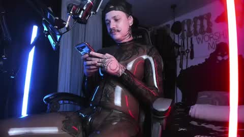   online show from 03-10-25, 01:01