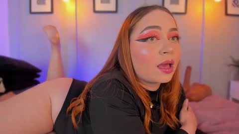 Snapshot of allasska_ chatting on 02-02-26, 06:12 Laura online show from 02-02-26, 06:12