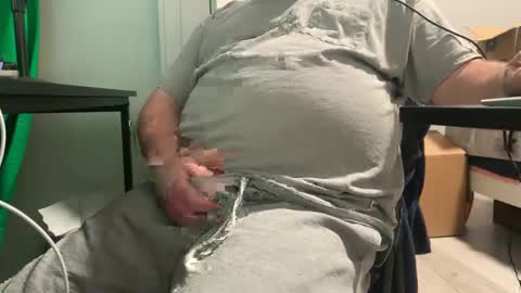 Allergictolove online show from 01-12-25, 01:00