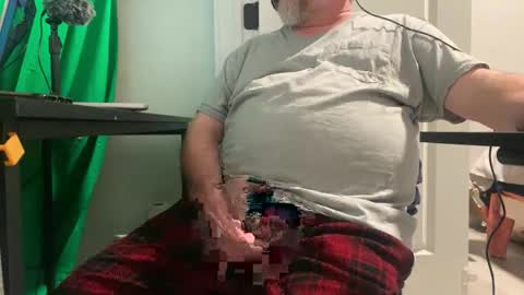 Allergictolove online show from 01-24-25, 01:45