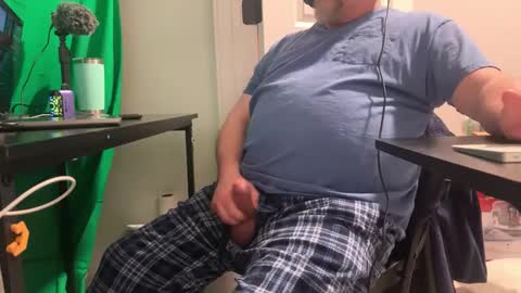 Allergictolove online show from 02-05-25, 04:58