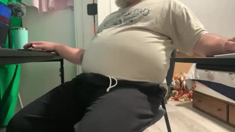 Allergictolove online show from 11-27-25, 04:42