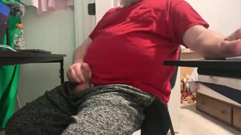 Allergictolove online show from 12-01-25, 05:51