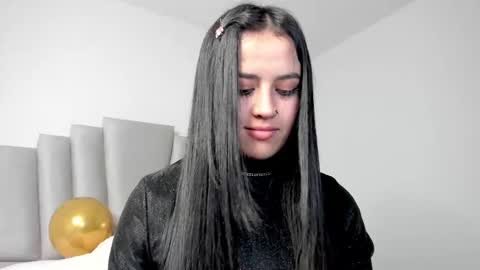 Snapshot of alli_cooper chatting on 02-18-25, 12:15 Ali online show from 02-18-25, 12:15