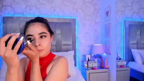 Snapshot of allicewinter chatting on 09-17-25, 01:57 AlliceWinter online show from 09-17-25, 01:57