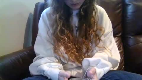 Snapshot of alliebearx chatting on 11-26-25, 07:37 alliebearx online show from 11-26-25, 07:37