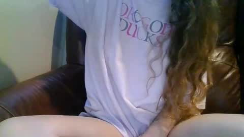 Snapshot of alliebearx chatting on 12-01-25, 11:43 alliebearx online show from 12-01-25, 11:43