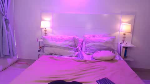 Snapshot of allieemod chatting on 11-30-25, 08:13 allieemod online show from 11-30-25, 08:13