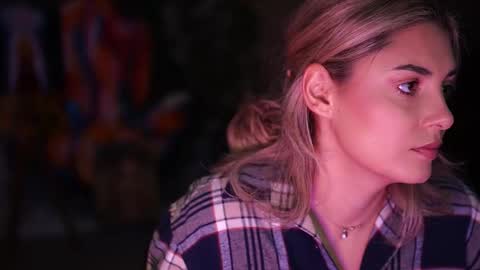 Allie online show from 11-06-25, 06:03