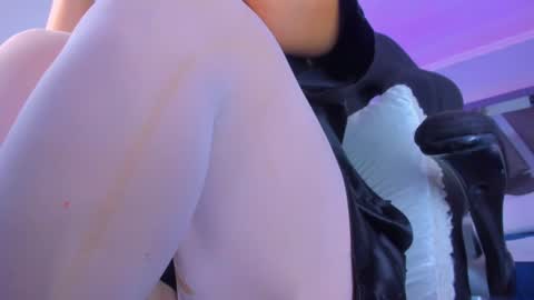 Snapshot of allijadid chatting on 01-23-25, 01:45    online show from 01-23-25, 01:45