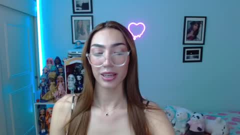 Snapshot of allisonblossom chatting on 01-25-25, 11:54 online show from 01-25-25, 11:54