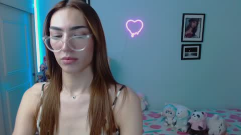 Snapshot of allisonblossom chatting on 01-26-25, 09:40 online show from 01-26-25, 09:40