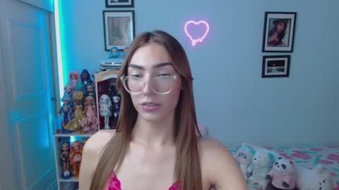 Snapshot of allisonblossom chatting on 01-29-25, 01:37 online show from 01-29-25, 01:37