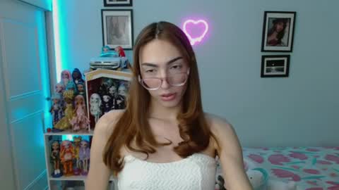 Snapshot of allisonblossom chatting on 02-03-25, 11:47 online show from 02-03-25, 11:47