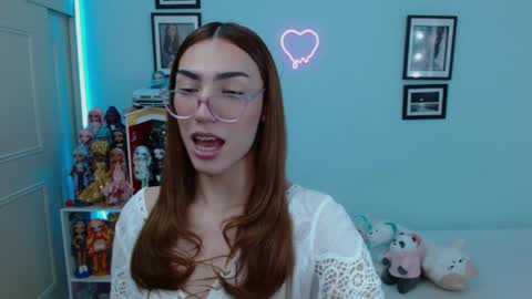 Snapshot of allisonblossom chatting on 02-05-25, 12:31 online show from 02-05-25, 12:31