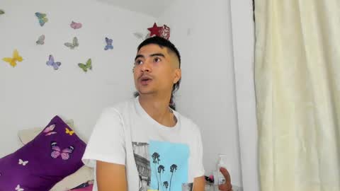 Snapshot of allisonjustingb chatting on 12-24-24, 09:00 AllisonJustin online show from 12-24-24, 09:00