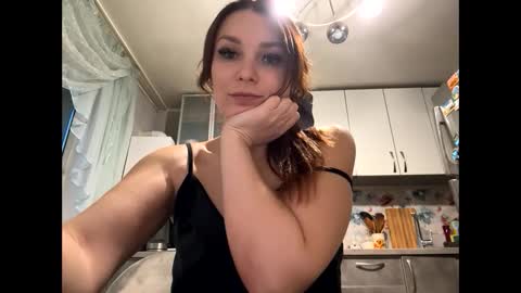 Snapshot of allisonkisss chatting on 03-01-25, 03:38 Maya online show from 03-01-25, 03:38