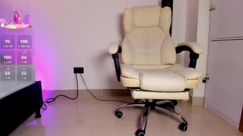 Alli  online show from 10-06-25, 07:44