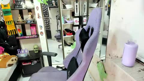 allsson_miller online show from 10-30-25, 03:19