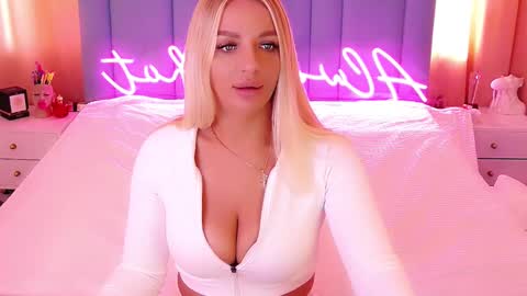 AlwaysHot online show from 02-18-25, 06:59