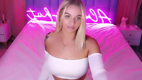 AlwaysHot online show from 11-25-25, 02:44