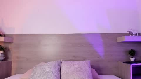 Ally  online show from 11-30-25, 01:04