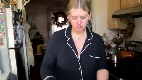 allyanalangel online show from 10-28-25, 05:59